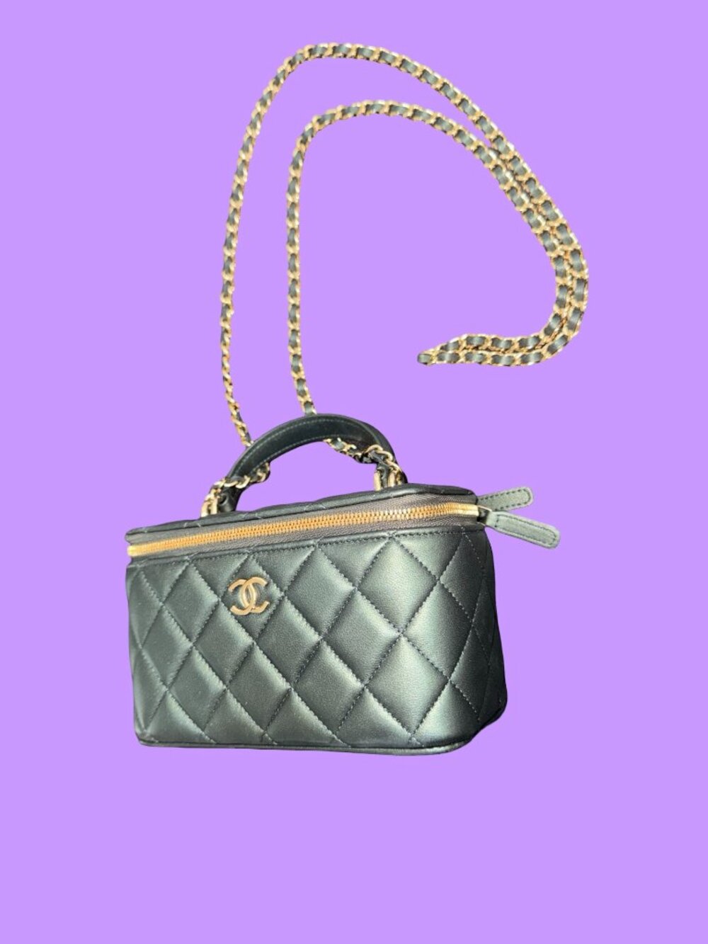 Chanel Green Lambskin Quilted Metal Twist Small Top Handle Vanity Case W/Chain